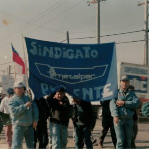 Marcha de Sindicato Metalpar en huelga a Dirección del Trabajo [1995]